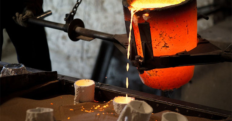 gia công đúc trong khuôn cát tươi