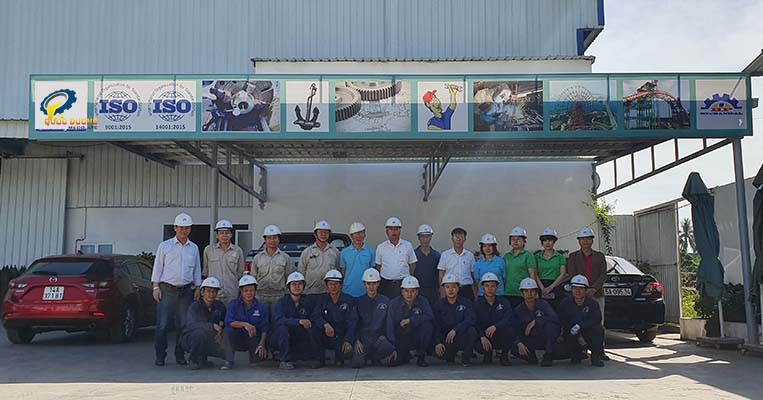 đội ngũ kỹ sư tại cơ khí quốc dương
