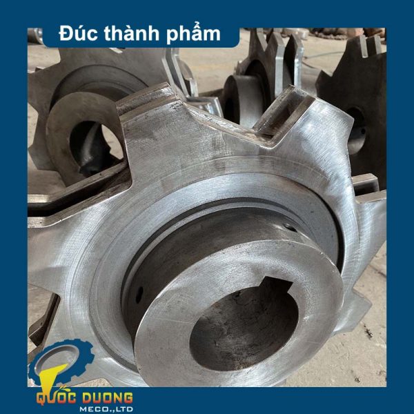 đúc bánh răng xích xe tải