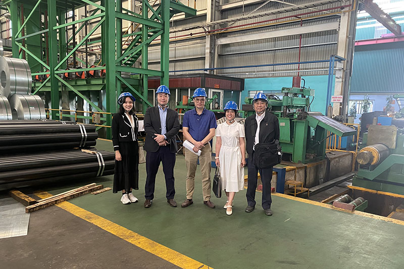 Đại diện Cơ khí Quốc Dương gặp gỡ đối tác